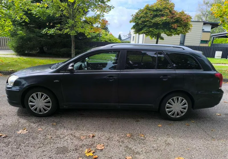 Toyota Avensis - 1
