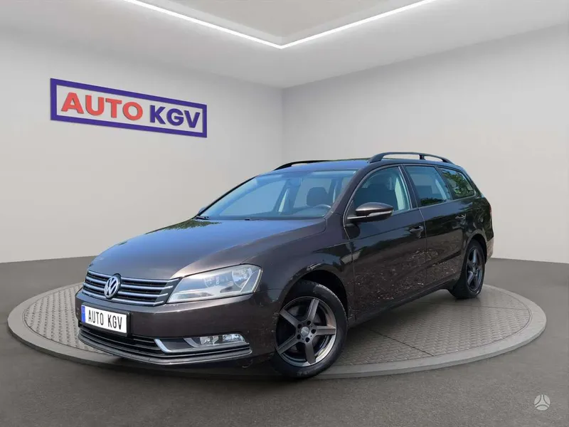 Volkswagen Passat - 1