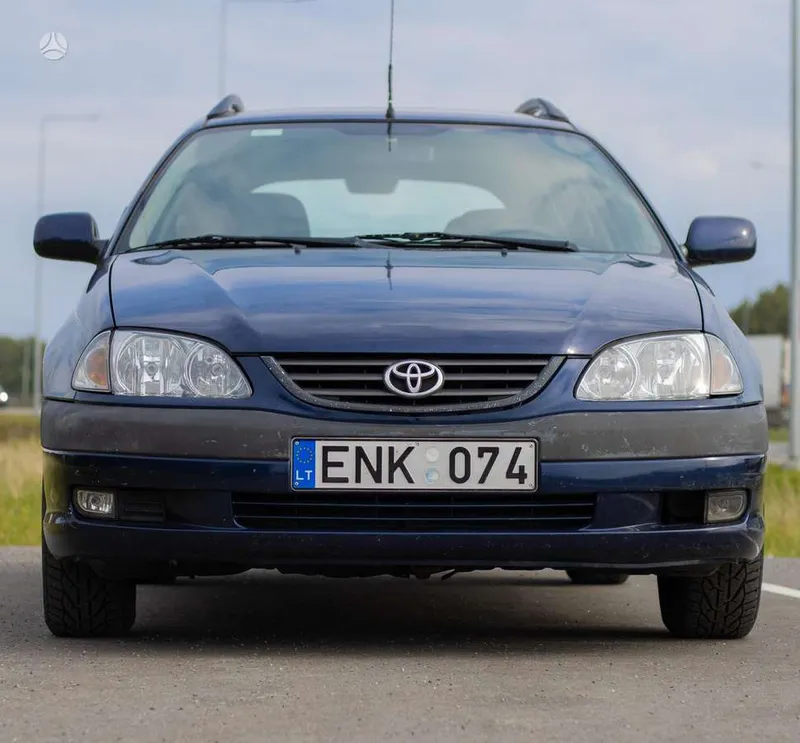 Toyota Avensis - 1