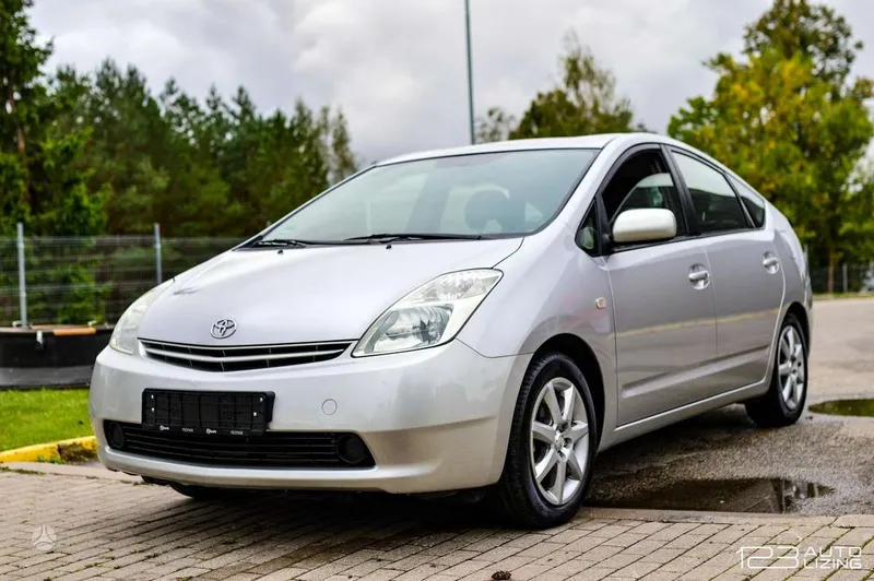 Toyota Prius - 1
