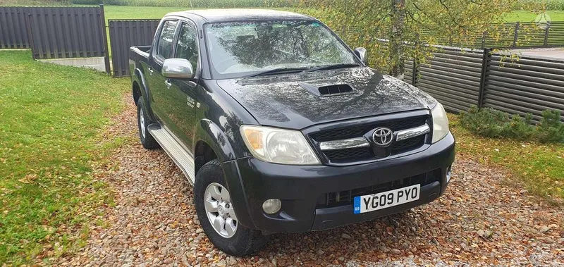 Toyota Hilux - 1