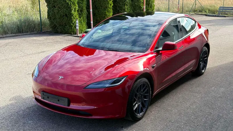Tesla Tesla Model 3
