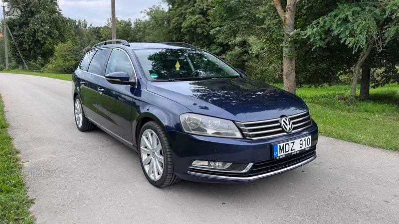 Volkswagen Passat - 1