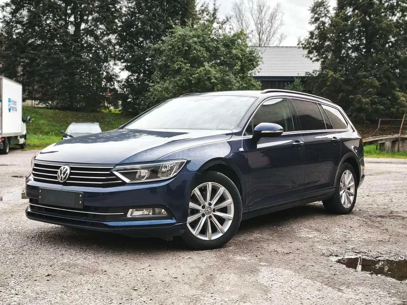Volkswagen Passat - 1
