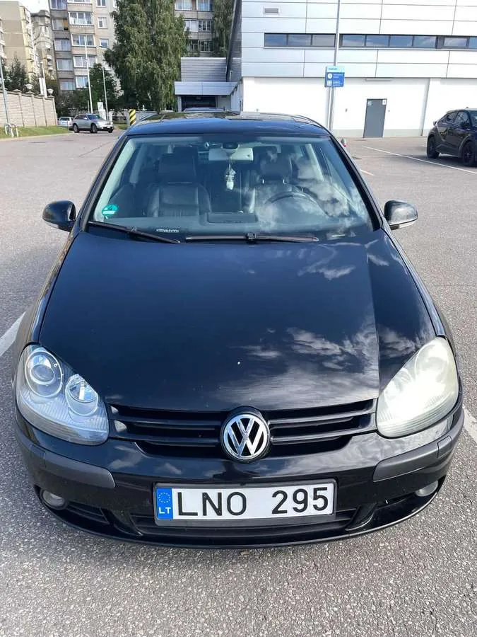 Volkswagen Golf - 1