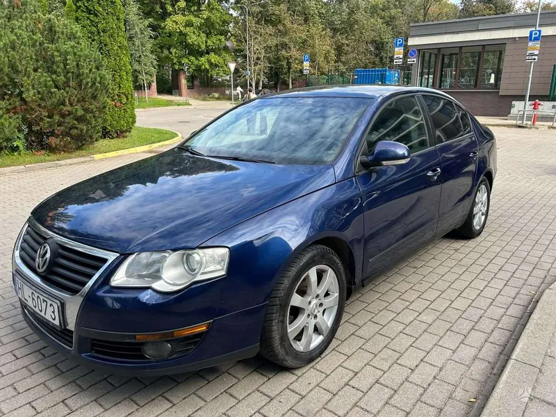Volkswagen Passat - 1