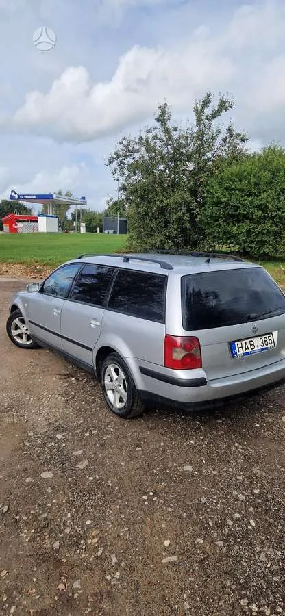 Volkswagen Passat - 1