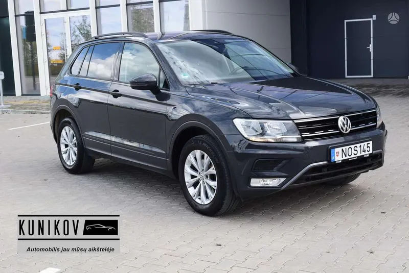 Volkswagen Tiguan - 1
