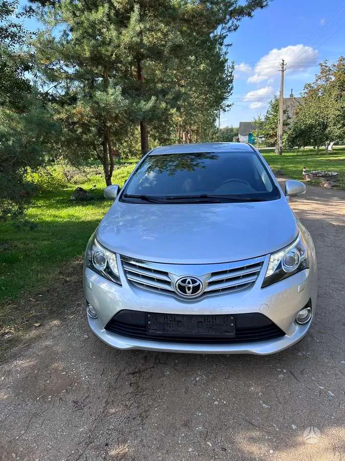 Toyota Avensis - 1