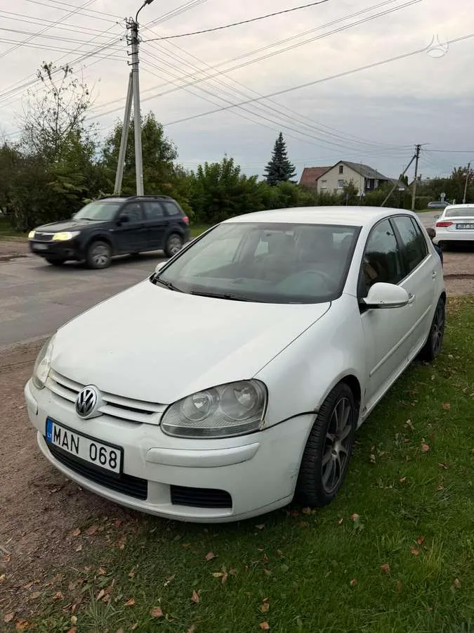 Volkswagen Golf - 1