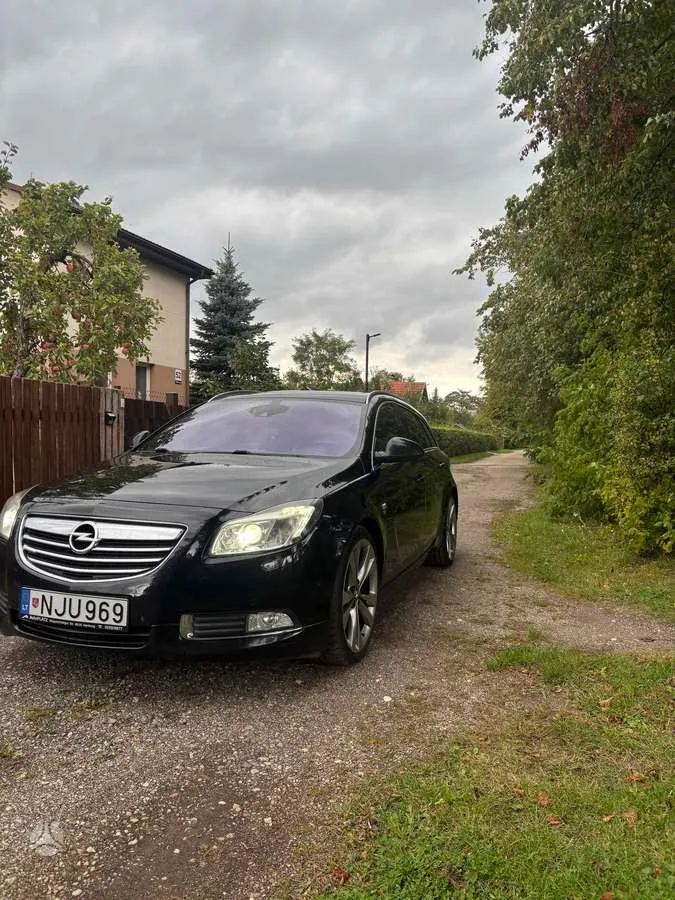 Opel Insignia - 1