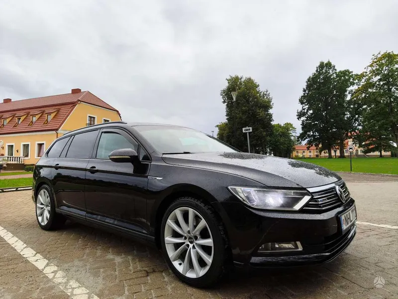 Volkswagen Passat - 1