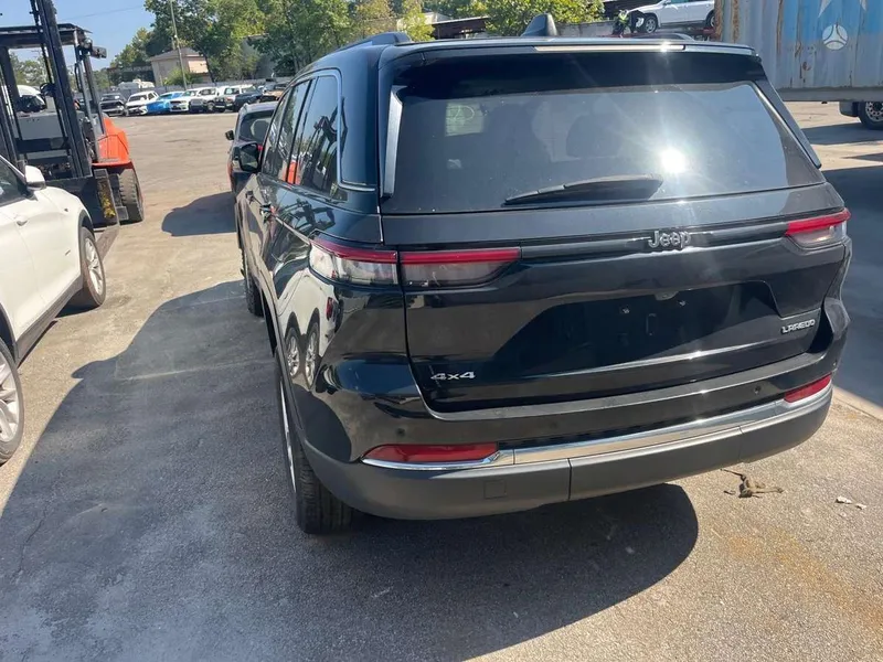 Jeep Grand Cherokee - 1