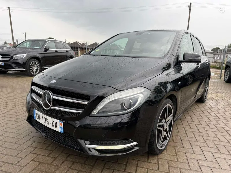Mercedes-Benz B200 - 1