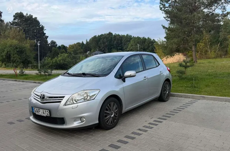 Toyota Auris - 1