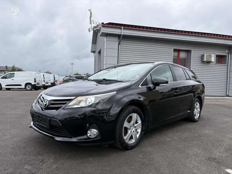 Toyota Avensis - 1