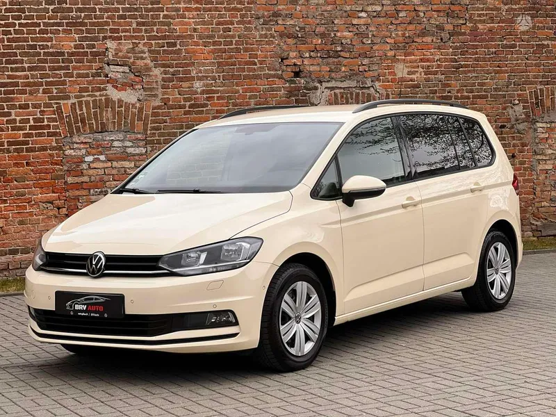 Volkswagen Touran - 1