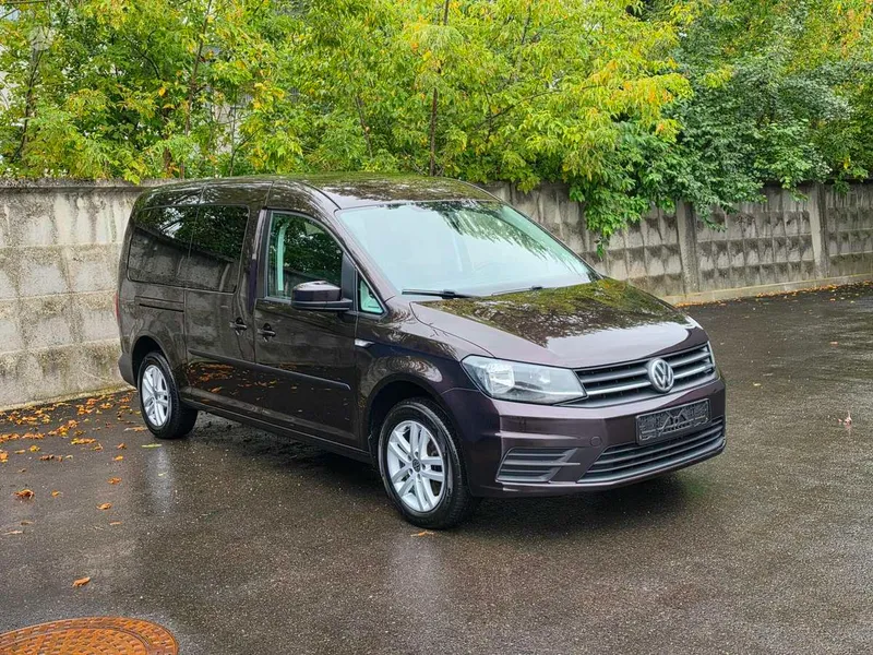 Volkswagen Caddy Maxi - 1