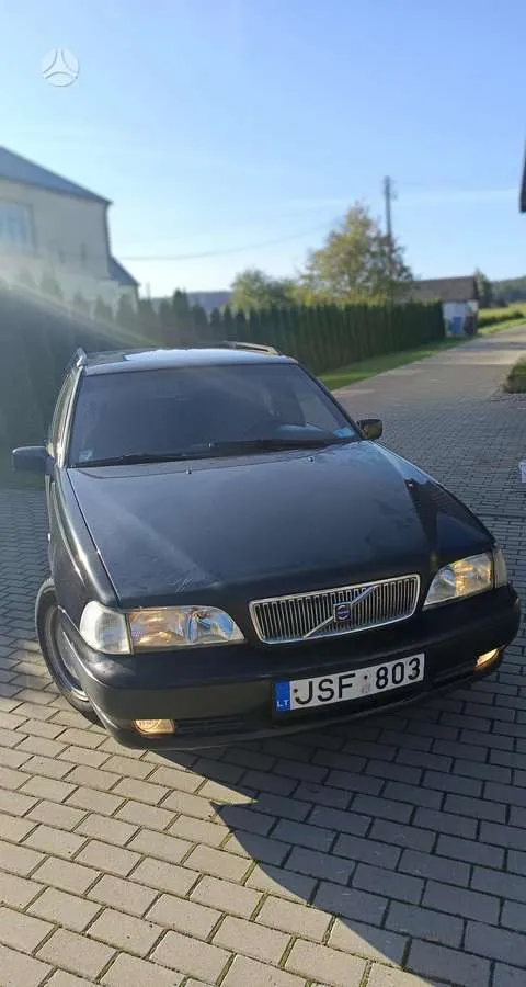 Volvo V70 - 1