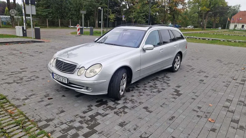 Mercedes-Benz E500 - 1
