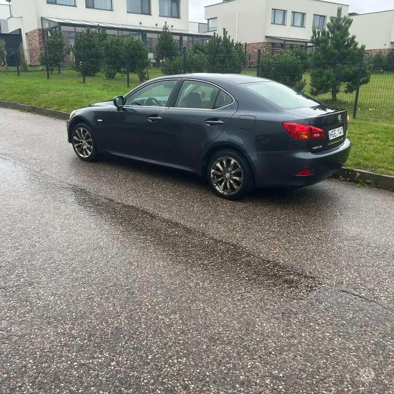 Lexus IS 220 - 1