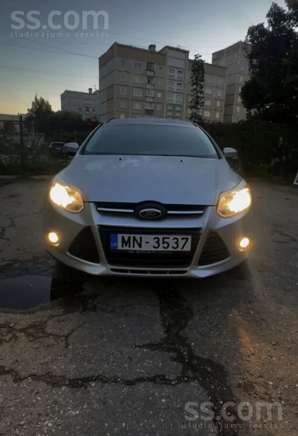 Ford Focus 2014 1.6D 6-ступенчатая механика

Продаю Ford Focus 2014 года в