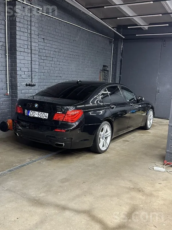 BMW 740