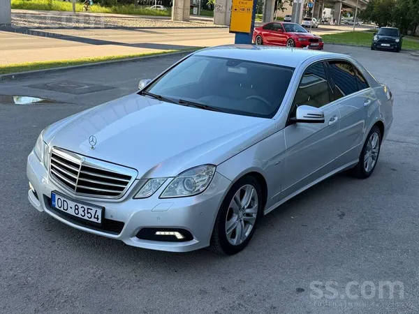 Mercedes E220