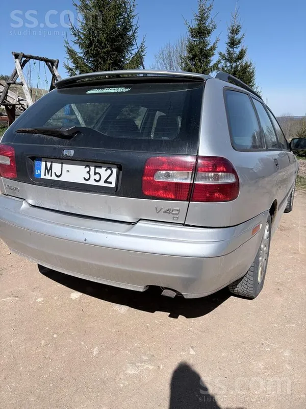 Volvo V40