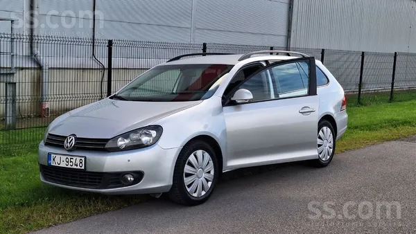 Volkswagen Golf 6 2011, 1.6D dīzelis, Automāts, Universāls, Sudrabs — Latvijā
