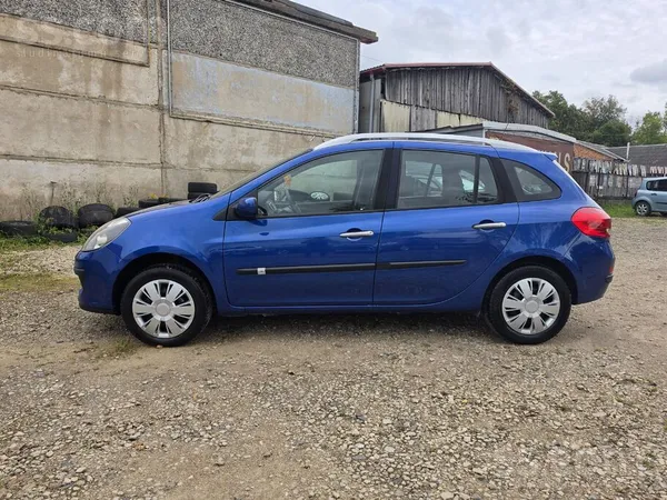 Renault A/m Latvijā ekspluatēta 3 gadi, Renault Clio unive