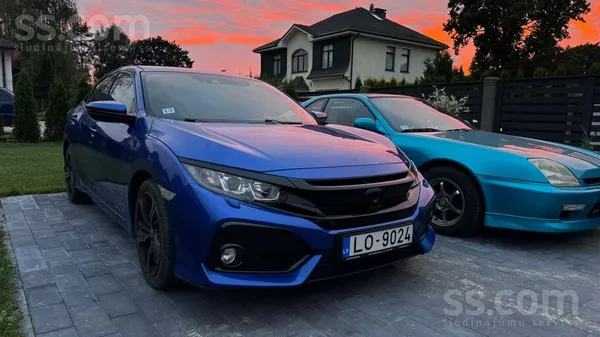 Tiek pārdots kopts 10 gen Honda Civic hečbeka virsbūvē. Ekonomisks 1.0 Vtec