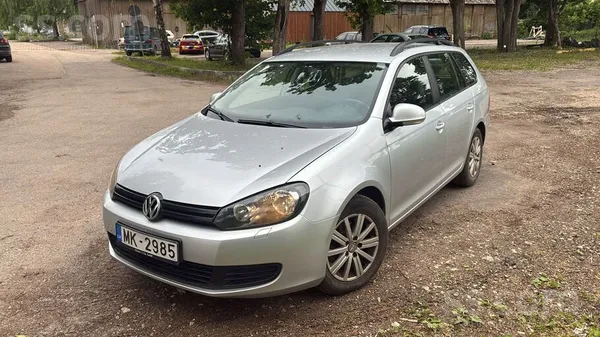 Volkswagen Pārdod Volkswagen Golf 1.6 Tdi universāls, 2010.ga