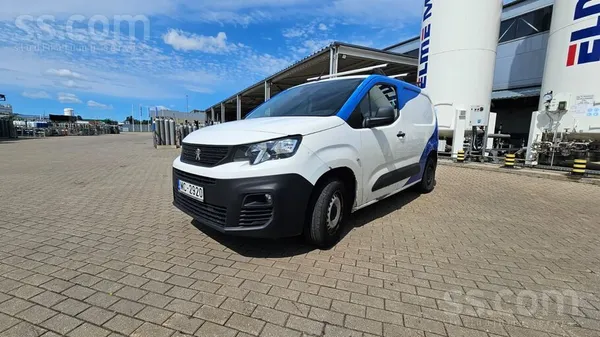 Skarā ar jauna auto iegādi tirgo 2019. gada Peugeot Partner 1, 6Hdi. Auto iegādats un izmantots, kā iekartu apkalpošanas koma ...