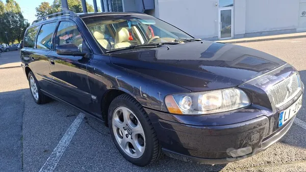 Volvo V70 2005, 2.4D dīzelis, Manuāls, Universāls, Zils — Latvijā