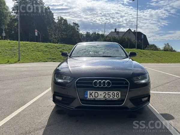 Audi Pārdod Audi A4 Limousine. 2012.Gada. 2.0Dizelis(12