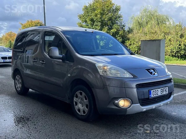 Peugeot Pasažieru. 5 vietas. Laba tehnika stāvokli. Igauni