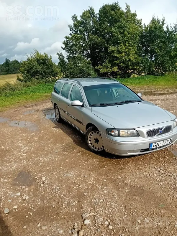 Volvo Pārdod vai maina. 