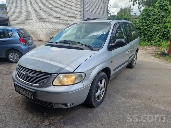Chrysler Pardodas masina kura ir ieguldits daudz finanses. 