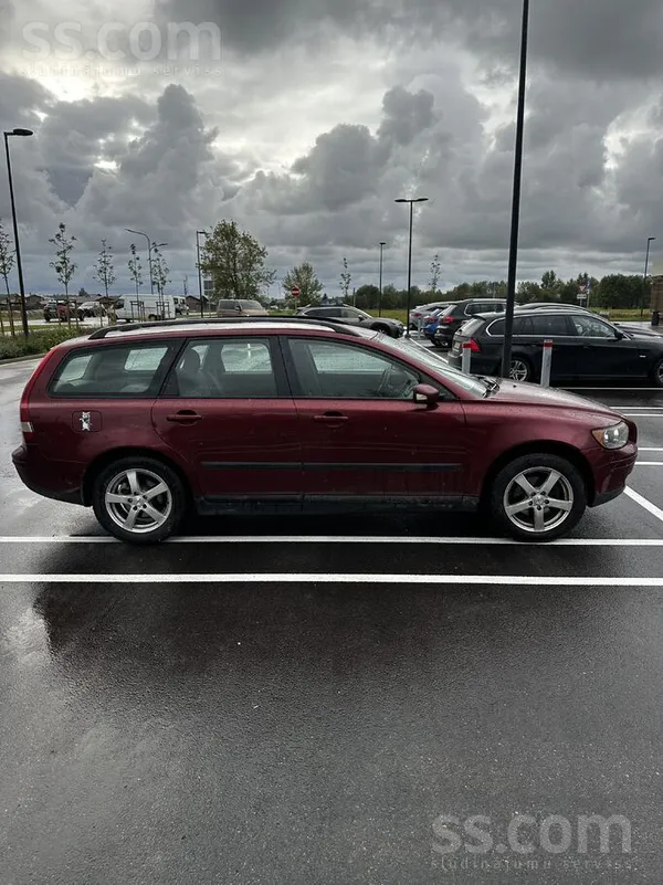 Volvo V50 2005, 1.6D dīzelis, Manuāls, Universāls, Sarkans — Latvijā