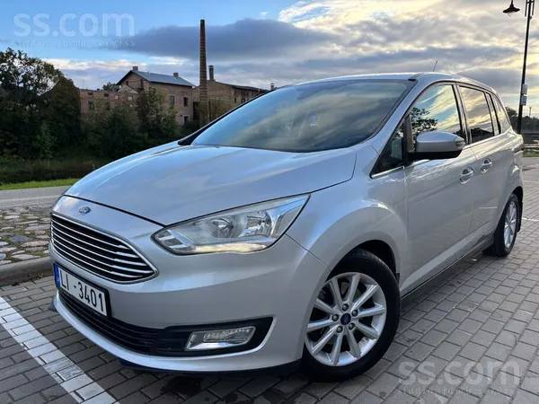 Ford Grand C-Max 2.0 , 110kw. 
Aizmugures parkošanās sensori . Visi elektri