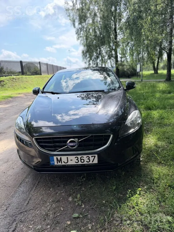 Volvo V40