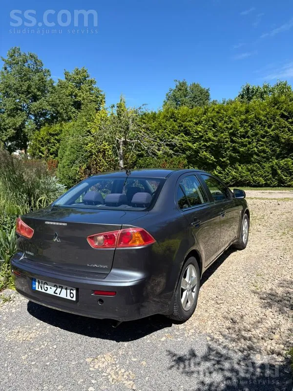 Mitsubishi Lancer
