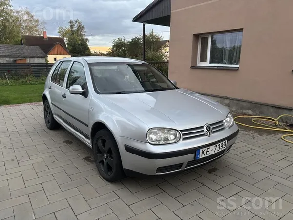 Volkswagen Golf 4 - 1