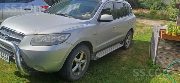 Hyundai Santa FE - 1