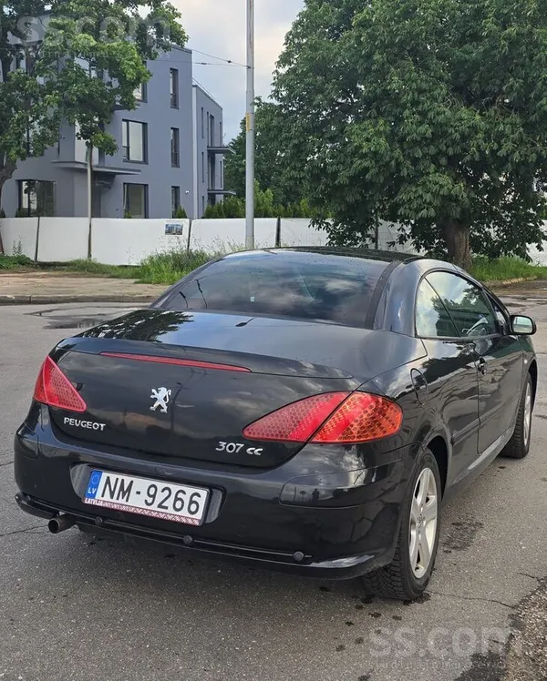 Pārdodu Peugeot 307 (2l benzīns) kabrioletu labā tehniskā un vizuālā stāvoklī. 
Latvijā no 2023.g. jūnija
Uzstādītas jaunas ...