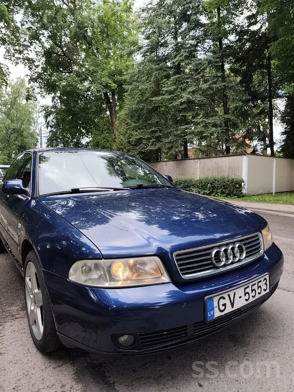Audi A4 - 1