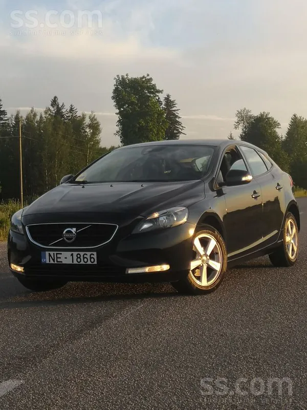 Volvo V40
