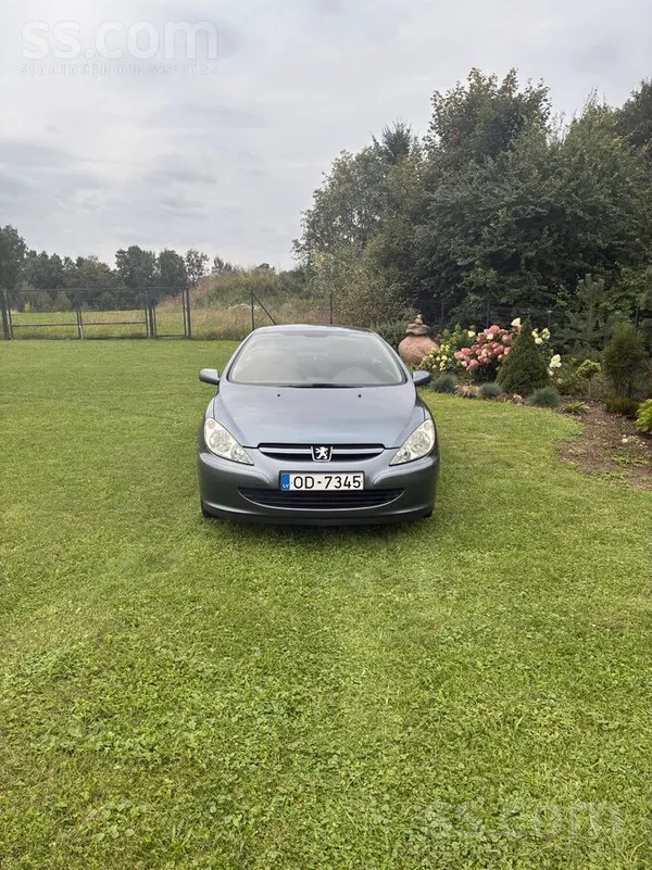 Peugeot Peugeot 307cc kabriolets ar cieto jumtu. Divi gadi