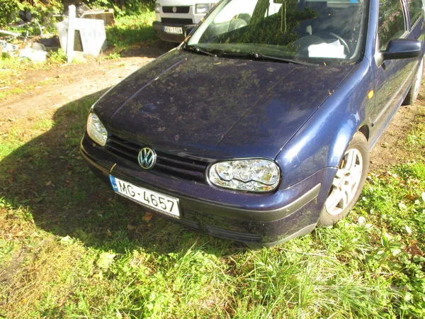Volkswagen Golf 4 1999, 1.4 benzīns, Manuāls, Kupeja, Zils — Latvijā